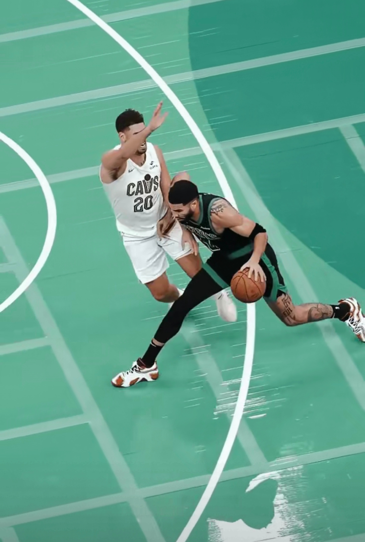 开云- 塔图姆重返赛场，表现优异首场状态出色，快船观众沸腾！观众掌声雷动