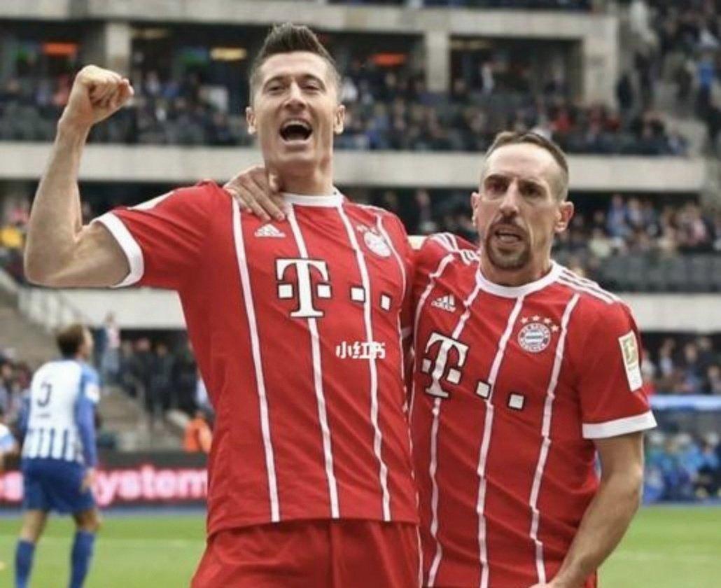 开云- 德甲莱万多夫斯基连进五球的视频 