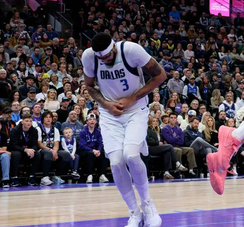 开云-浓眉哥在独行侠比赛中关键助攻，比分优势明显引发热议！的简单介绍